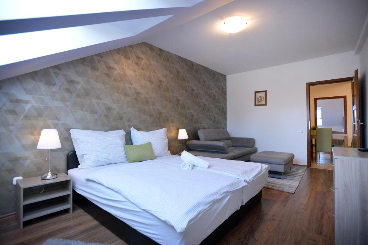 Corner Apartman Эгер Экстерьер фото