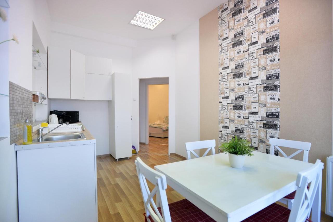 Corner Apartman Эгер Экстерьер фото