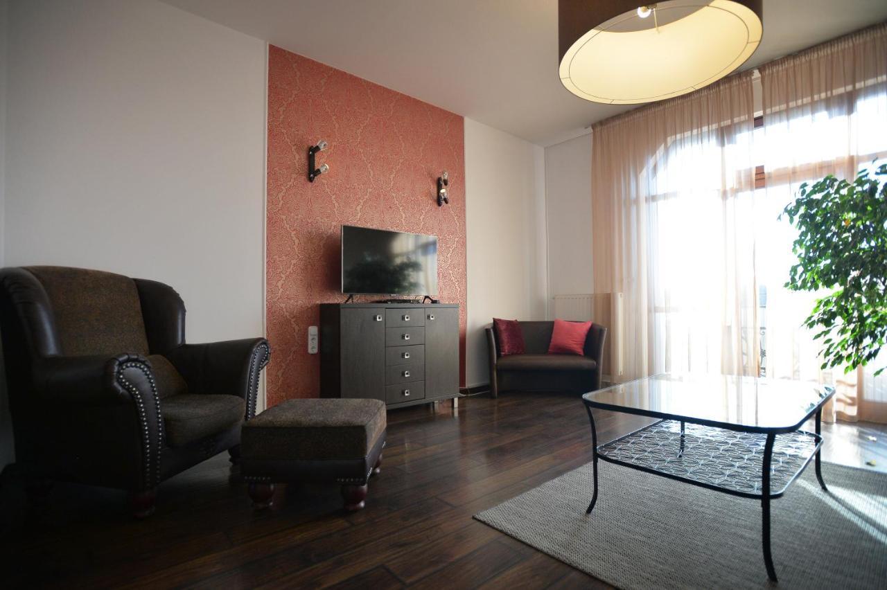 Corner Apartman Эгер Экстерьер фото
