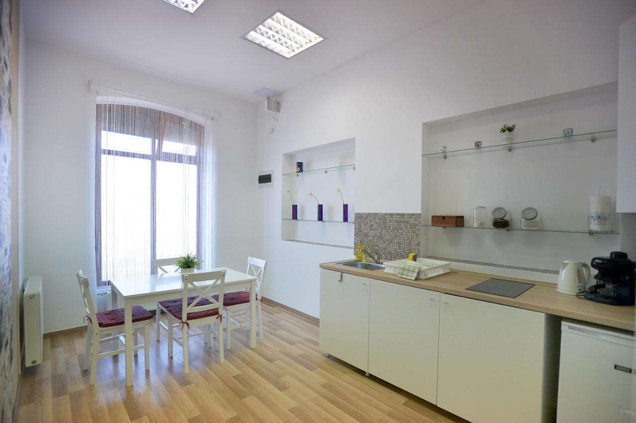 Corner Apartman Эгер Экстерьер фото