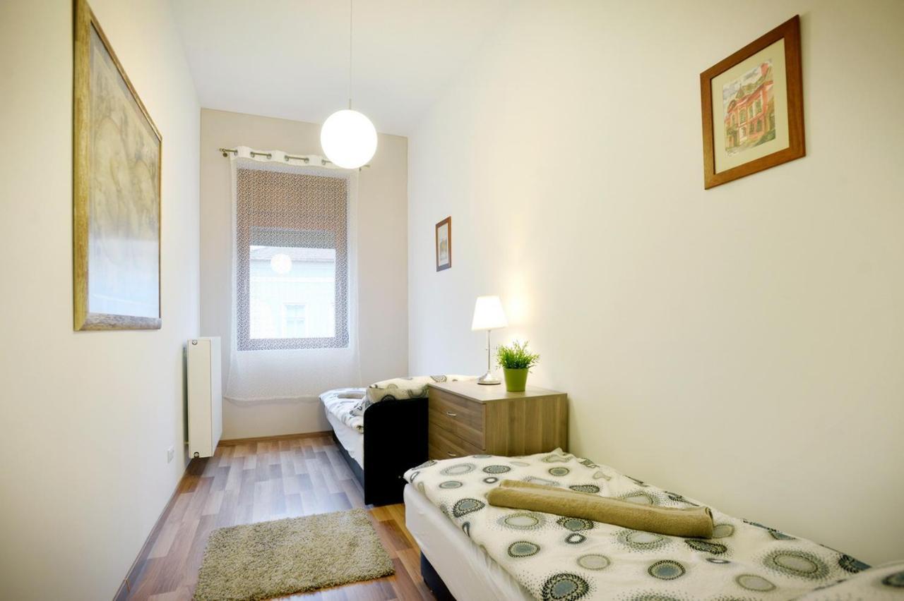 Corner Apartman Эгер Экстерьер фото
