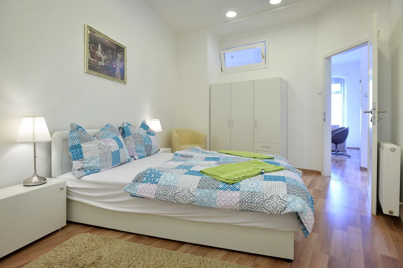Corner Apartman Эгер Экстерьер фото