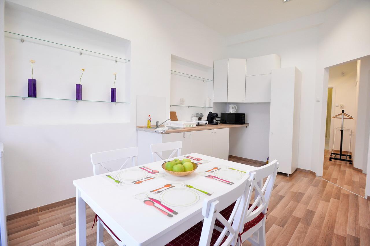 Corner Apartman Эгер Экстерьер фото